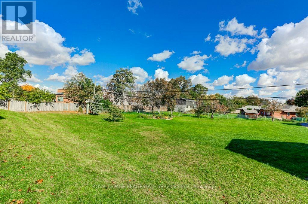 MAIN-1695 Coram Crescent, Mississauga, ON, L4X 1L1 - 23