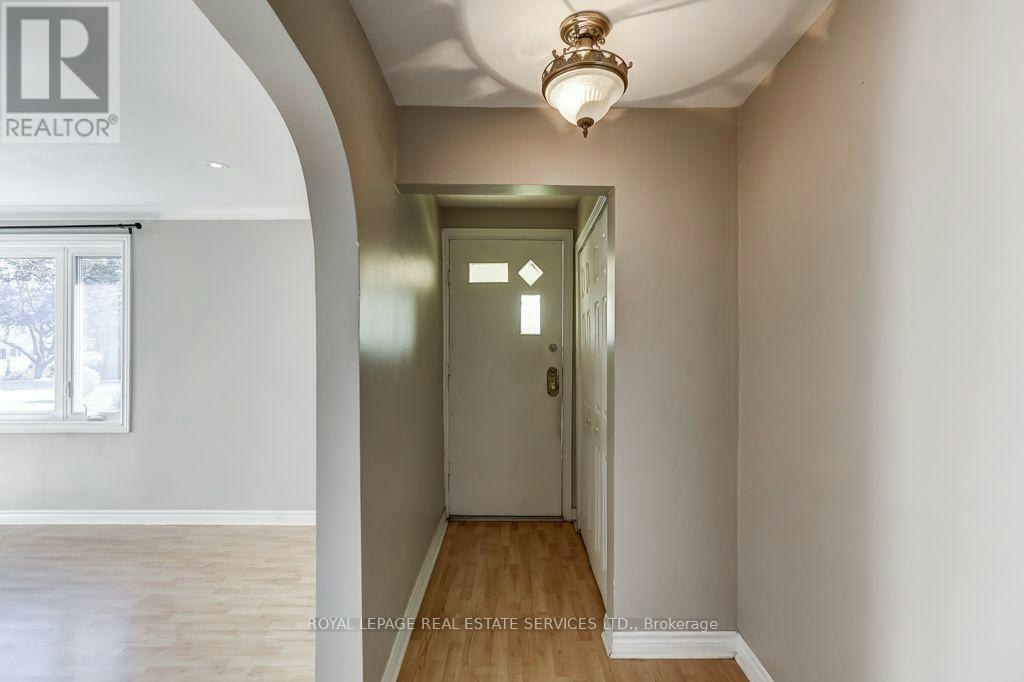 MAIN-1695 Coram Crescent, Mississauga, ON, L4X 1L1 - 4