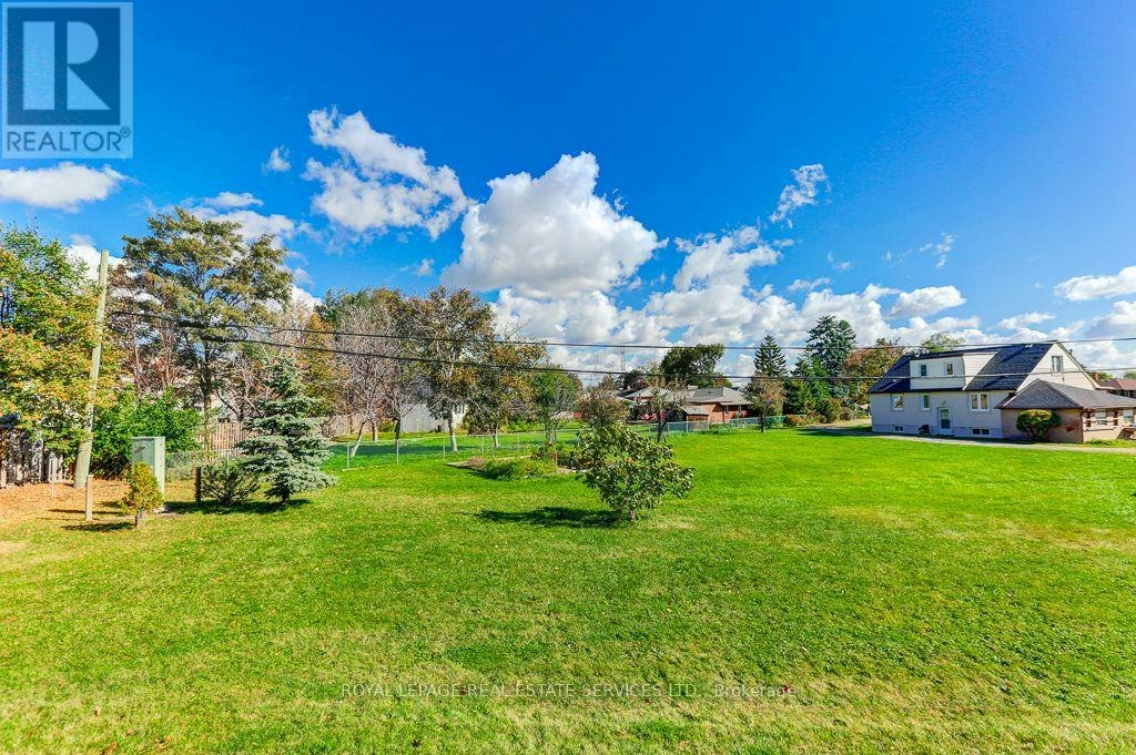 MAIN-1695 Coram Crescent, Mississauga, ON, L4X 1L1 - 24