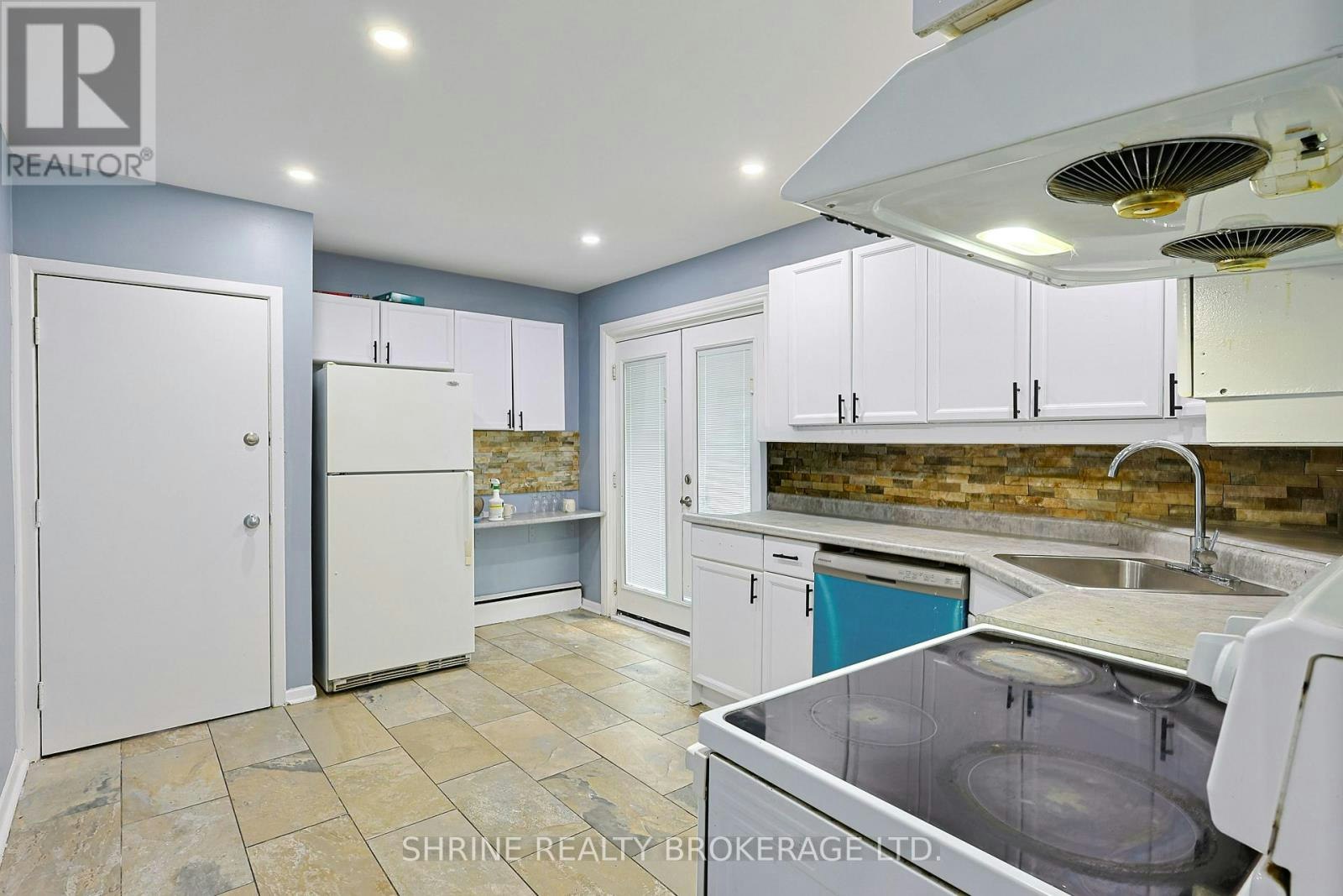 UPPER-321 Salisbury Street, London, ON, N5Y 3A8 - 3