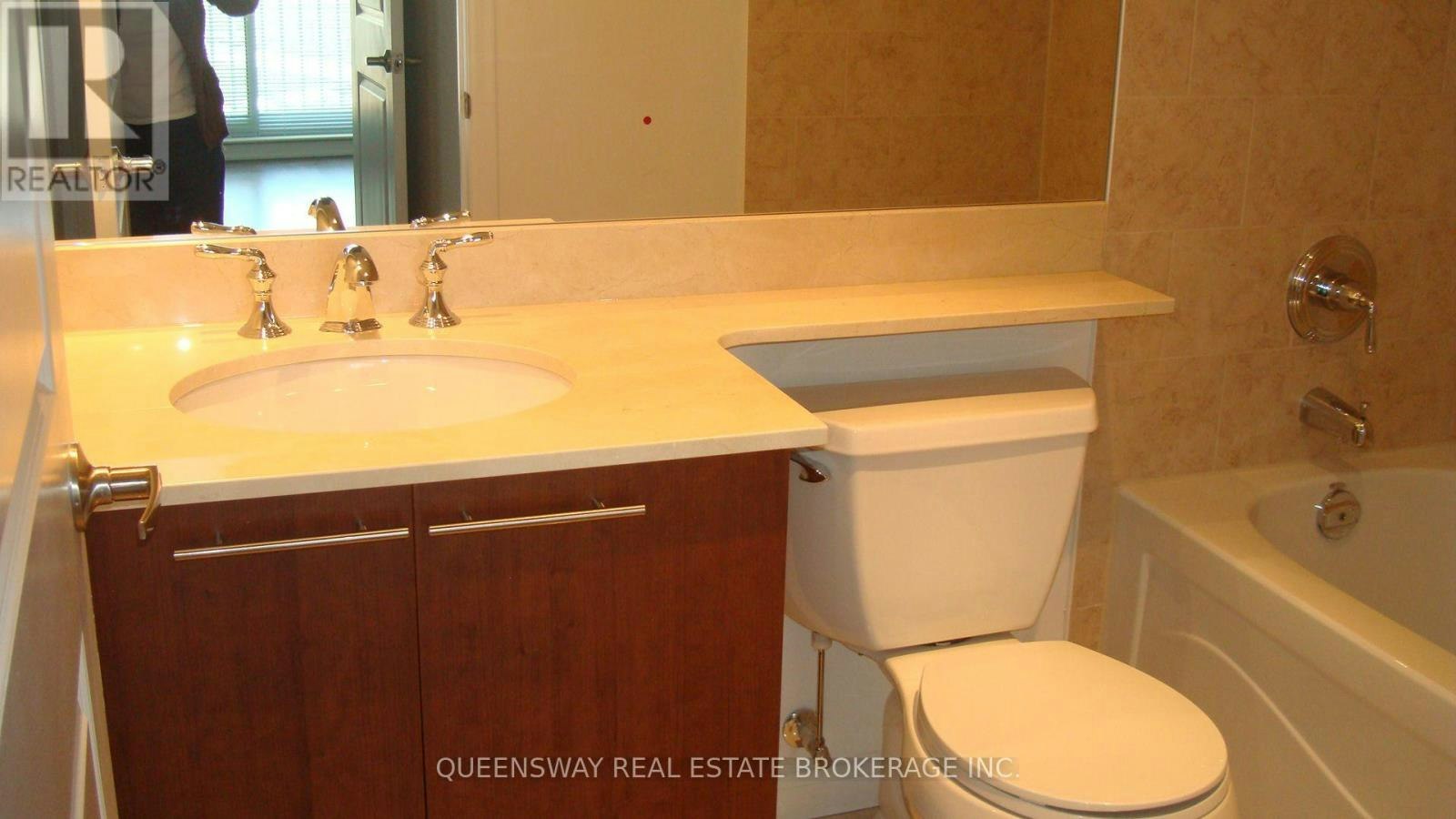 401-628 Fleet Street, Toronto, ON, M5V 1A8 - 8