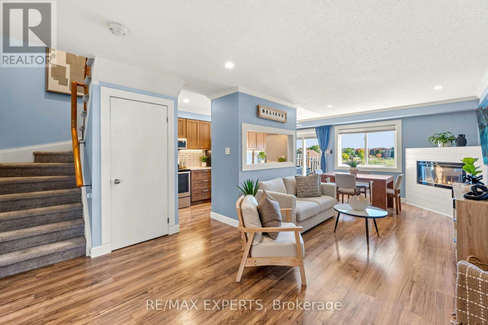 25 Mainprize Crescent, East Gwillimbury, ON, L0G 1M0
