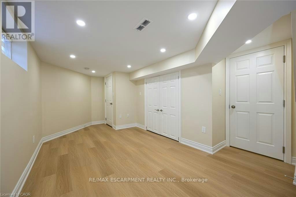 LOWER 2-347 York Road, Burlington, ON, L7R 3X5 - 11