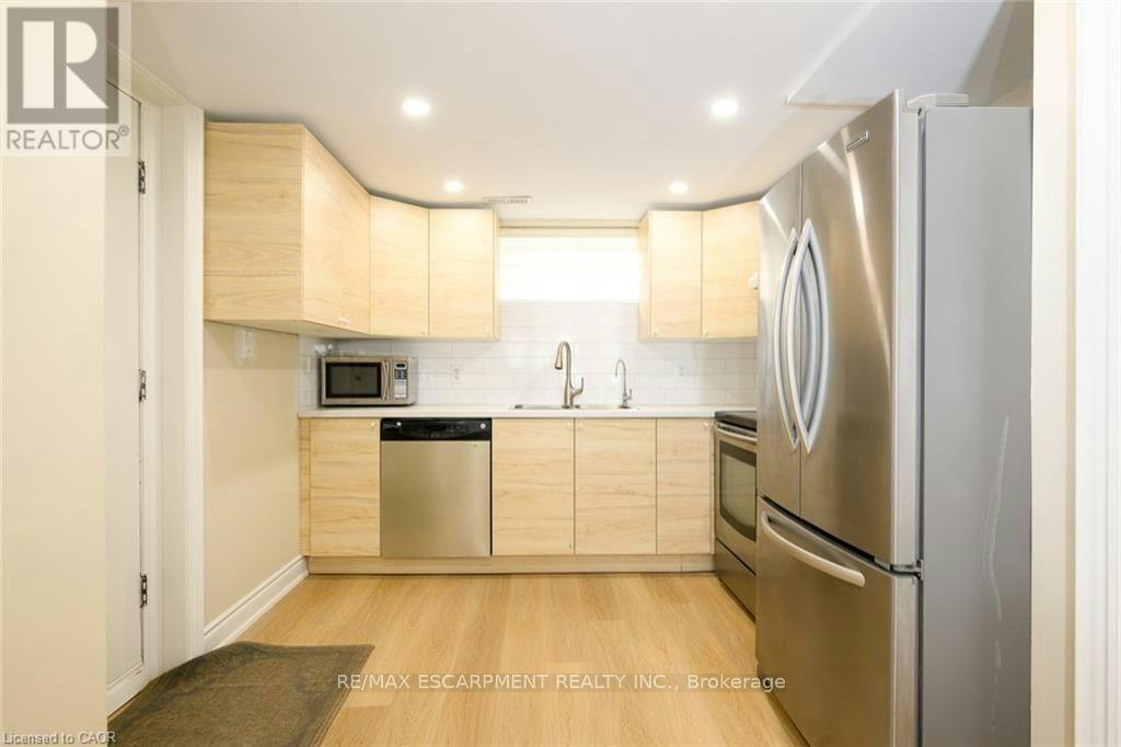 LOWER 2-347 York Road, Burlington, ON, L7R 3X5 - 2