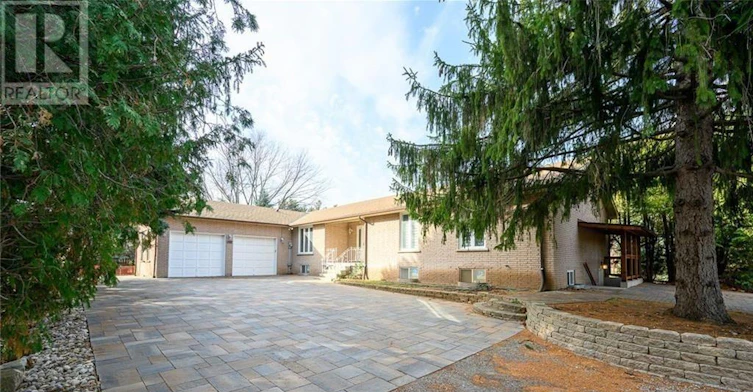 LOWER 2-347 York Road, Burlington, ON, L7R 3X5