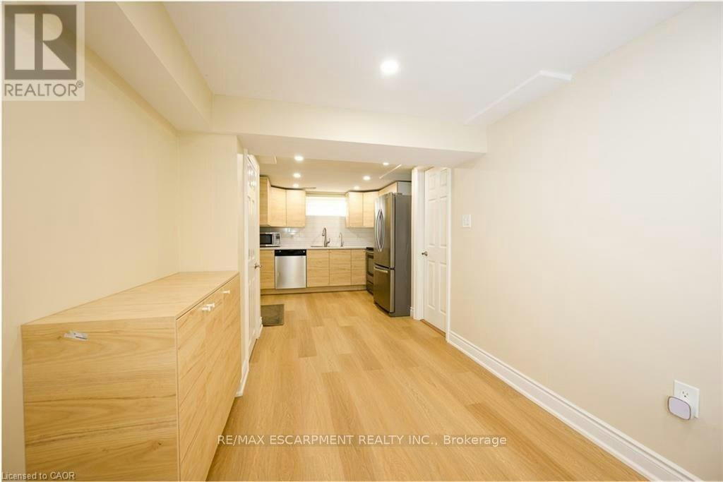 LOWER 2-347 York Road, Burlington, ON, L7R 3X5 - 3
