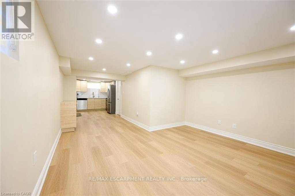 LOWER 2-347 York Road, Burlington, ON, L7R 3X5 - 4