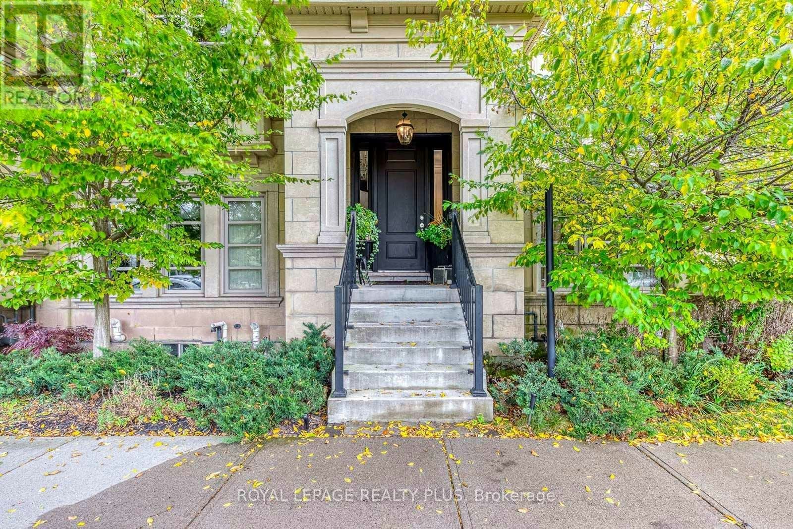 221 Hanover Street, Oakville, ON, L6K 0G9