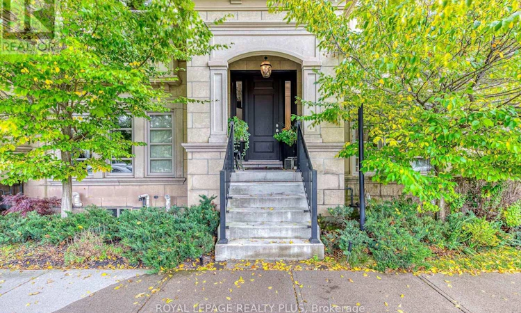221 Hanover Street