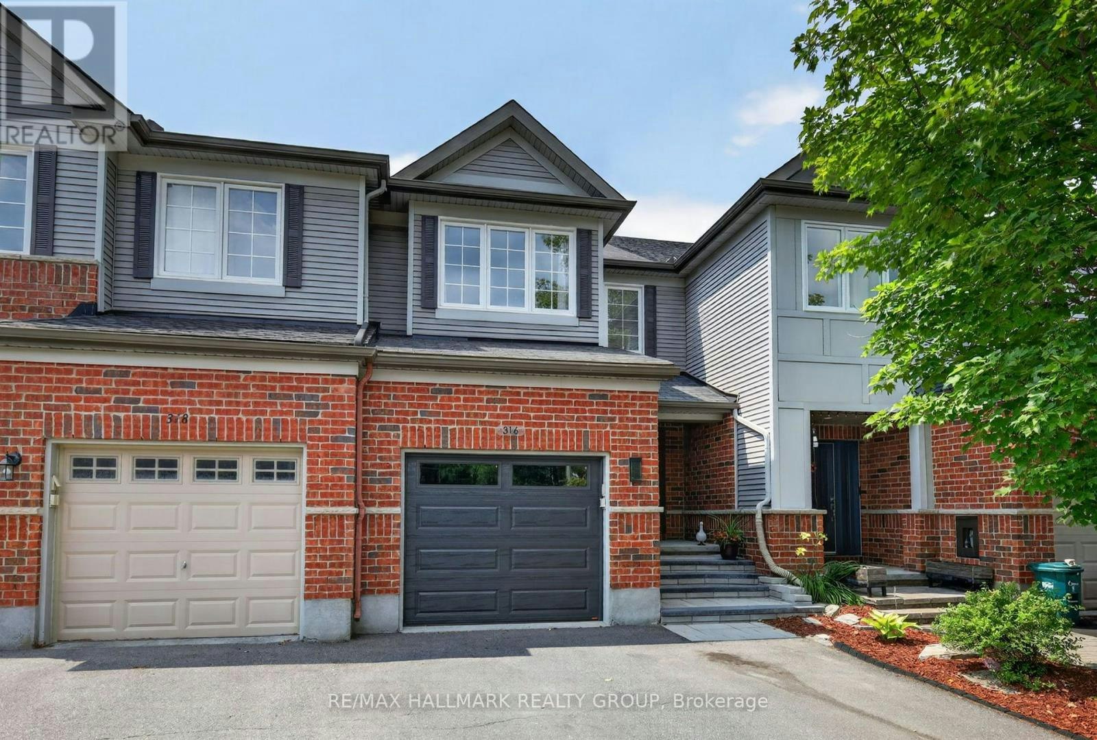 316 Aldworth Private, Ottawa, ON, K2S 0M9