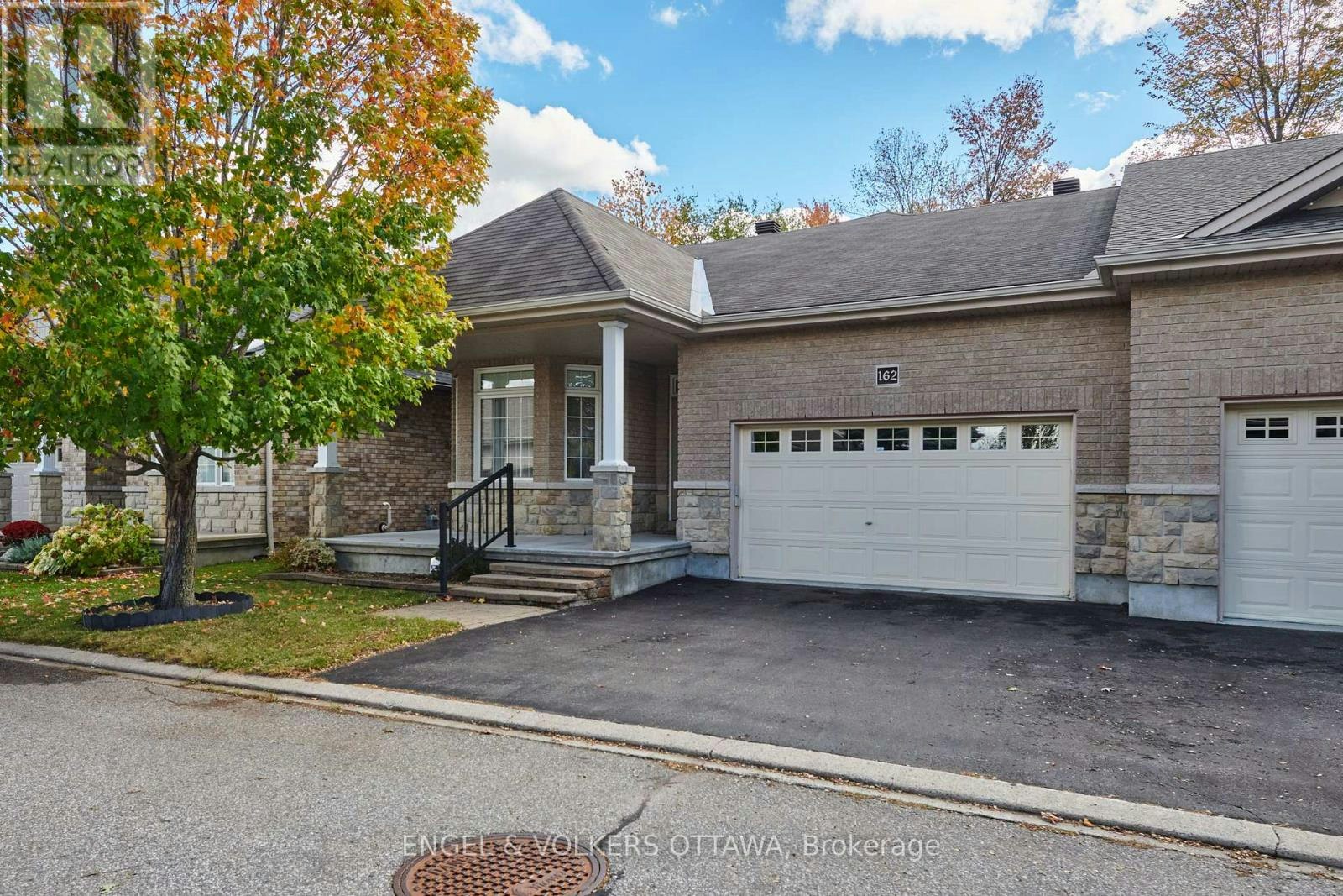 162 Maple Key Private, Ottawa, ON, K1T 0E2