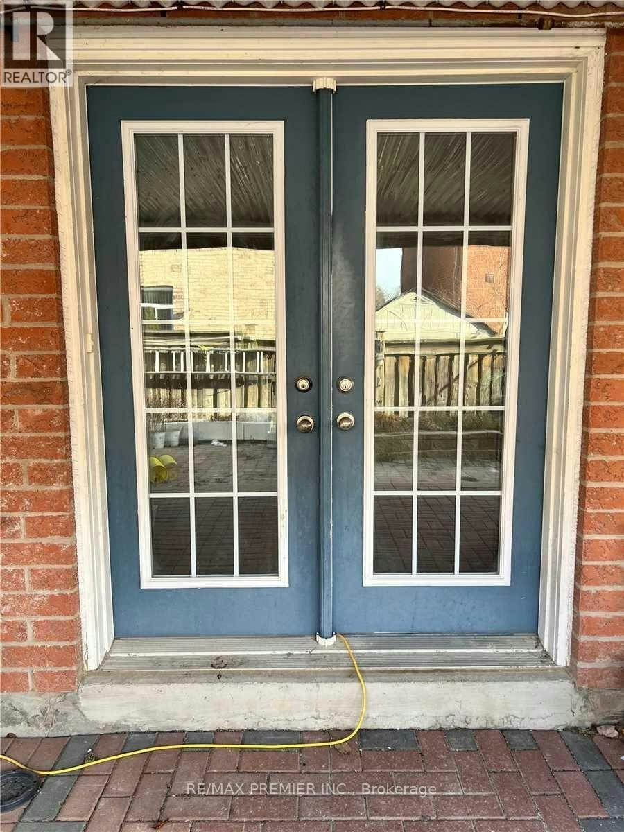 96 Mynden Way, Newmarket, ON, L3X 3B1 - 3