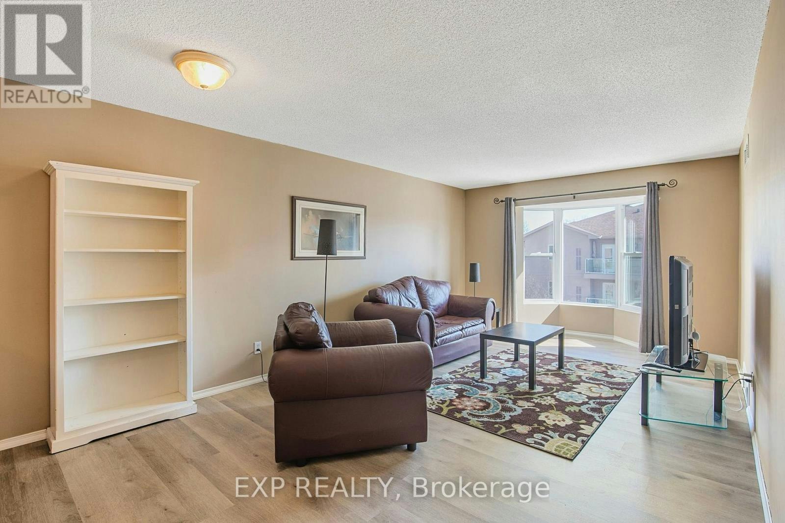 303-107 Bond Street, Orillia, ON, L3V 1J7 - 11