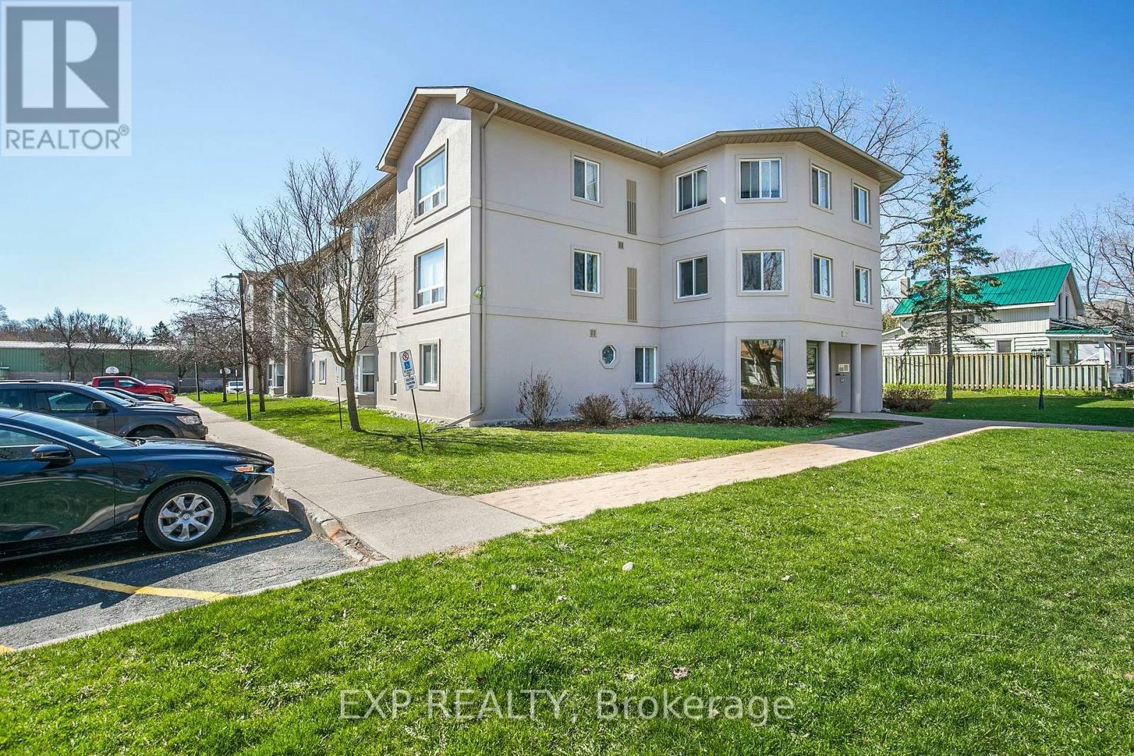 303-107 Bond Street, Orillia, ON, L3V 1J7