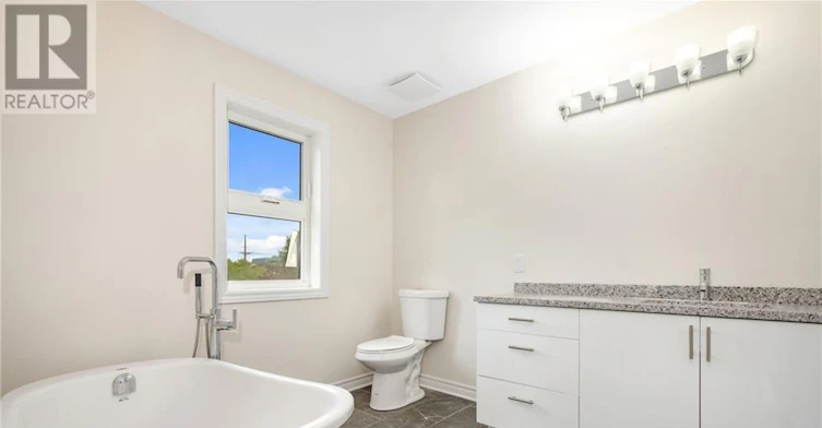 183 Presland Road, Ottawa, ON, K1K 2C1 - 8