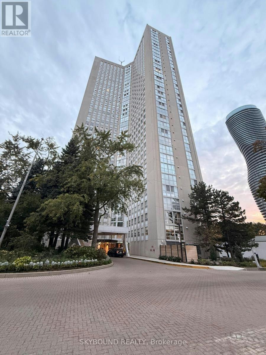 3106-3650 Kaneff Crescent, Mississauga, ON, L5A 4A1