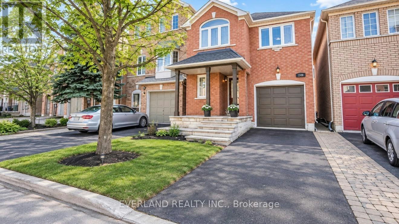 249 Yellowood Circle, Vaughan, ON, L4J 8L9