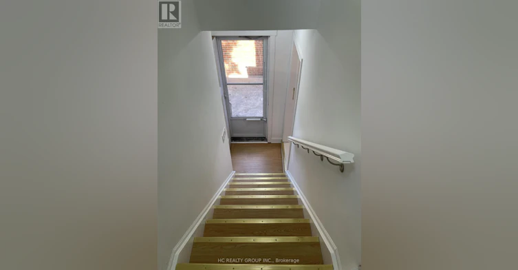 UPPER-48 Torrens Avenue, Toronto, ON, M4K 2H8 - 3