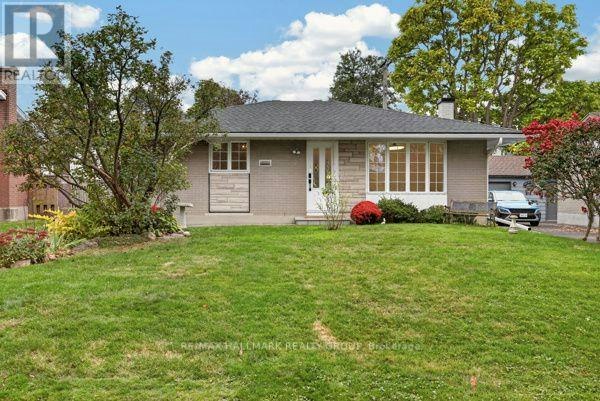 2524 Hopkins Road, Ottawa, ON, K2B 7X7