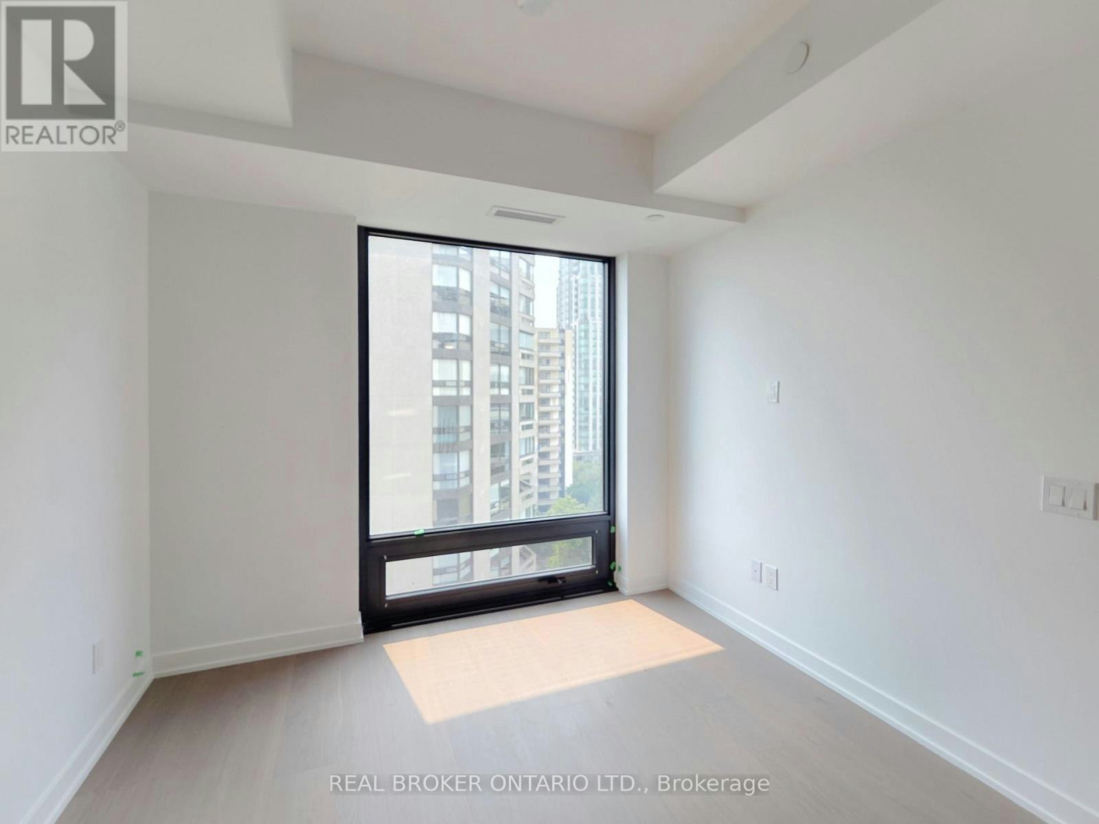 1722-89 Montclair Avenue, Toronto, ON, M5P 0A9 - 11