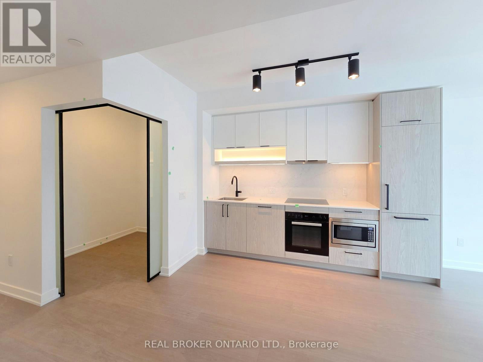 1722-89 Montclair Avenue, Toronto, ON, M5P 0A9 - 4