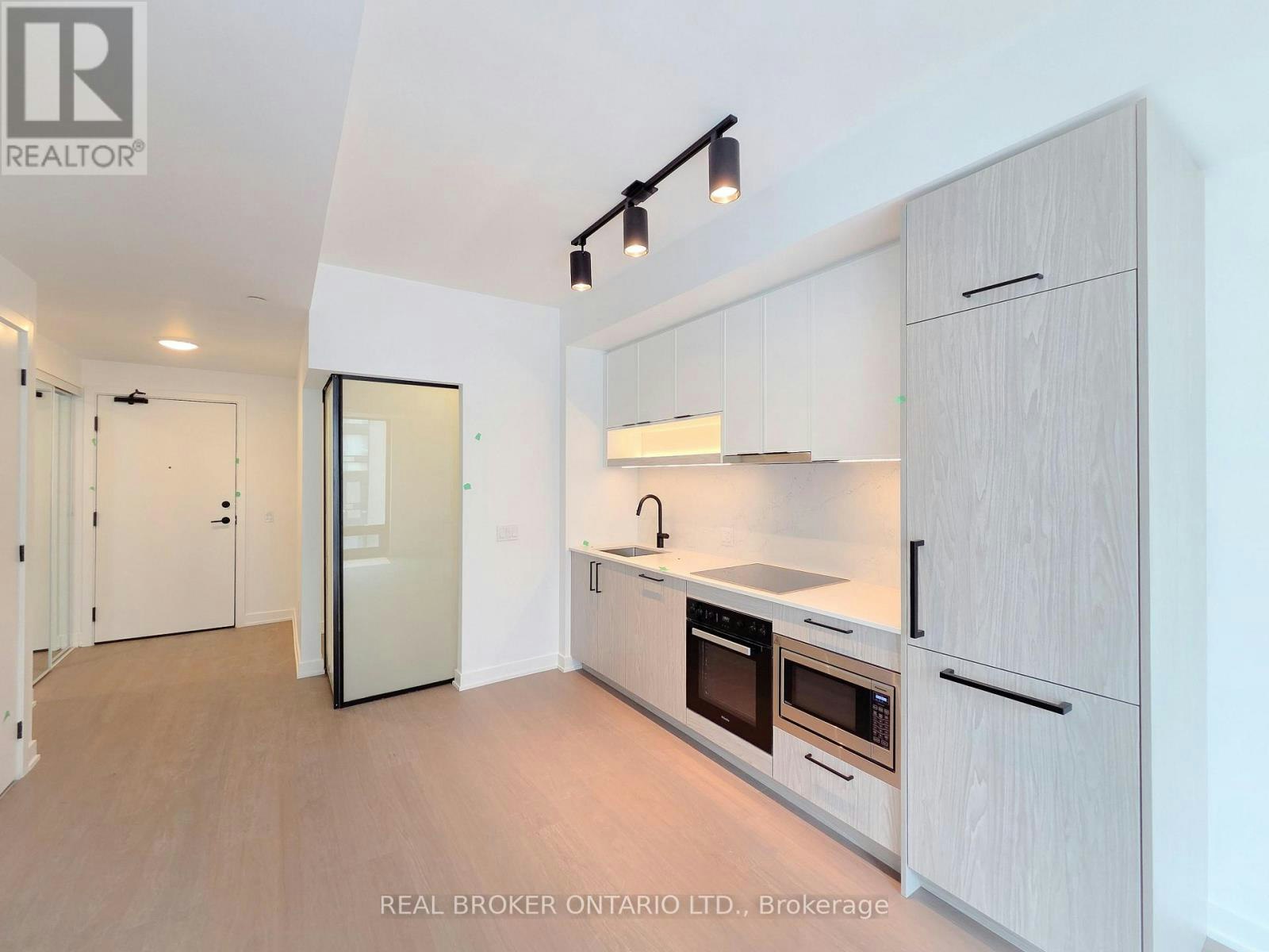 1722-89 Montclair Avenue, Toronto, ON, M5P 0A9 - 8