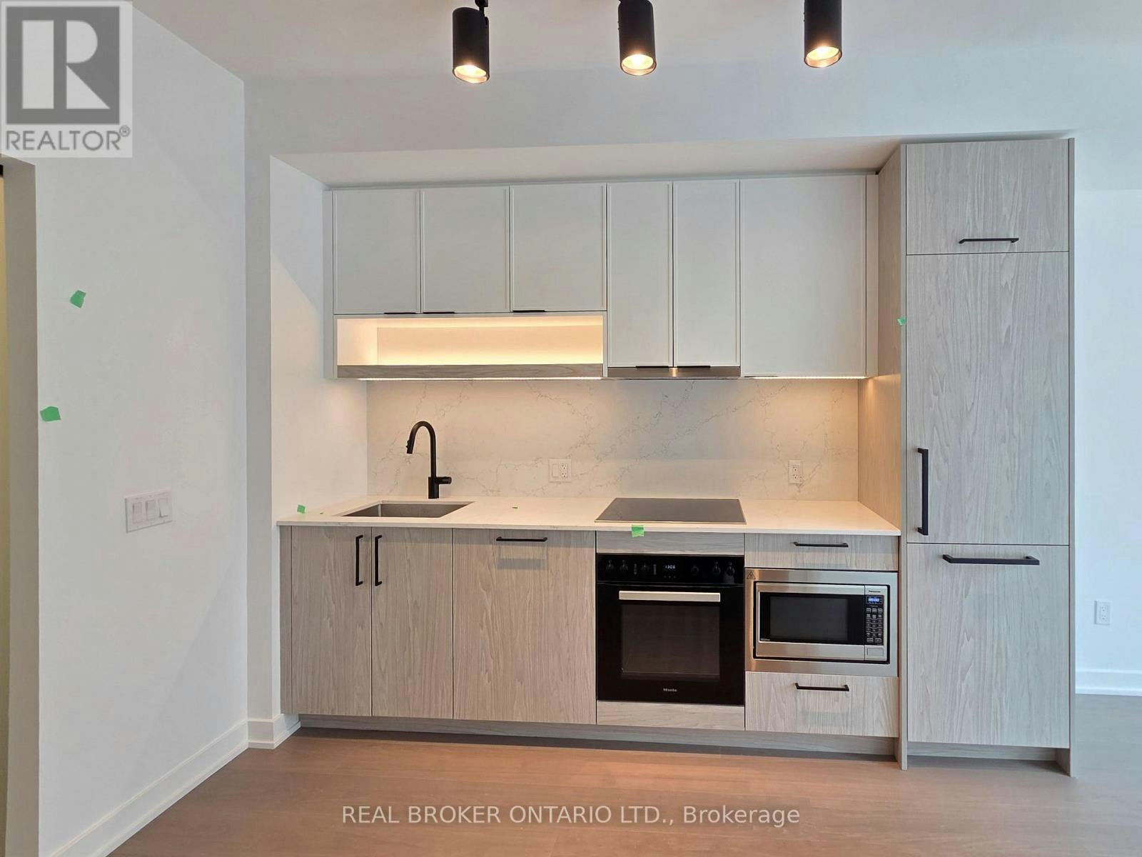 1722-89 Montclair Avenue, Toronto, ON, M5P 0A9 - 3
