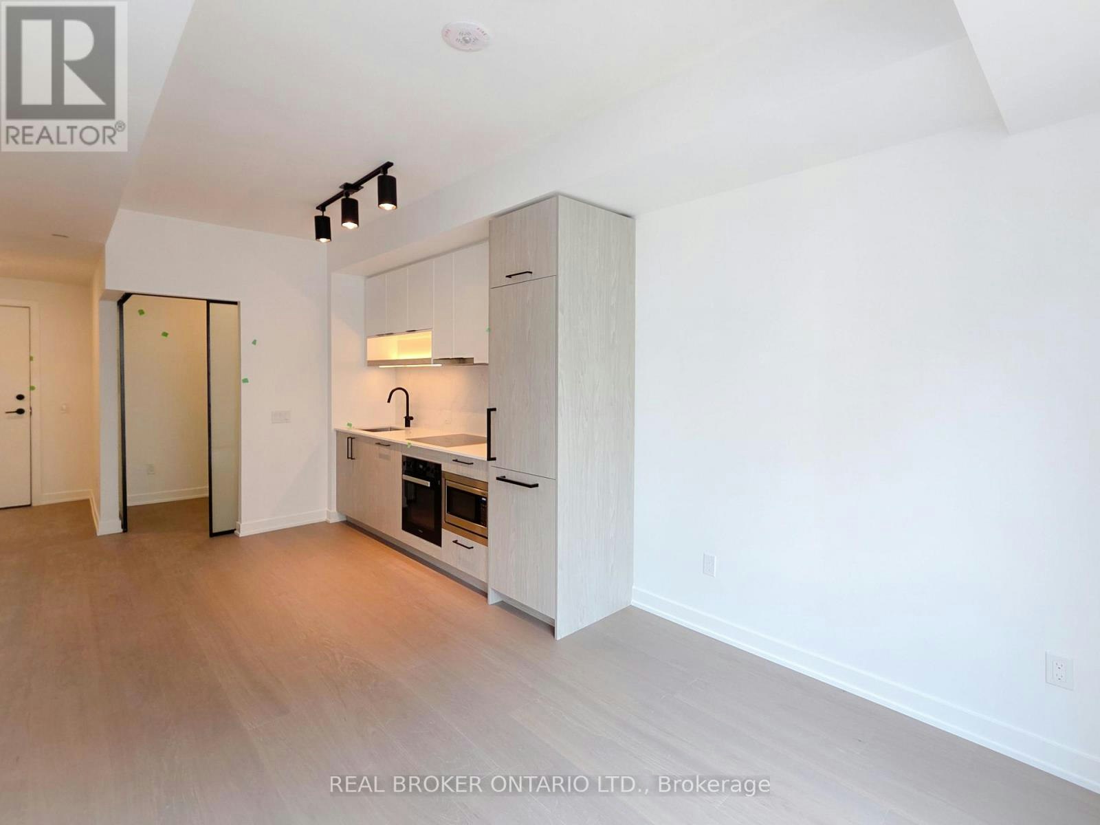 1722-89 Montclair Avenue, Toronto, ON, M5P 0A9 - 7