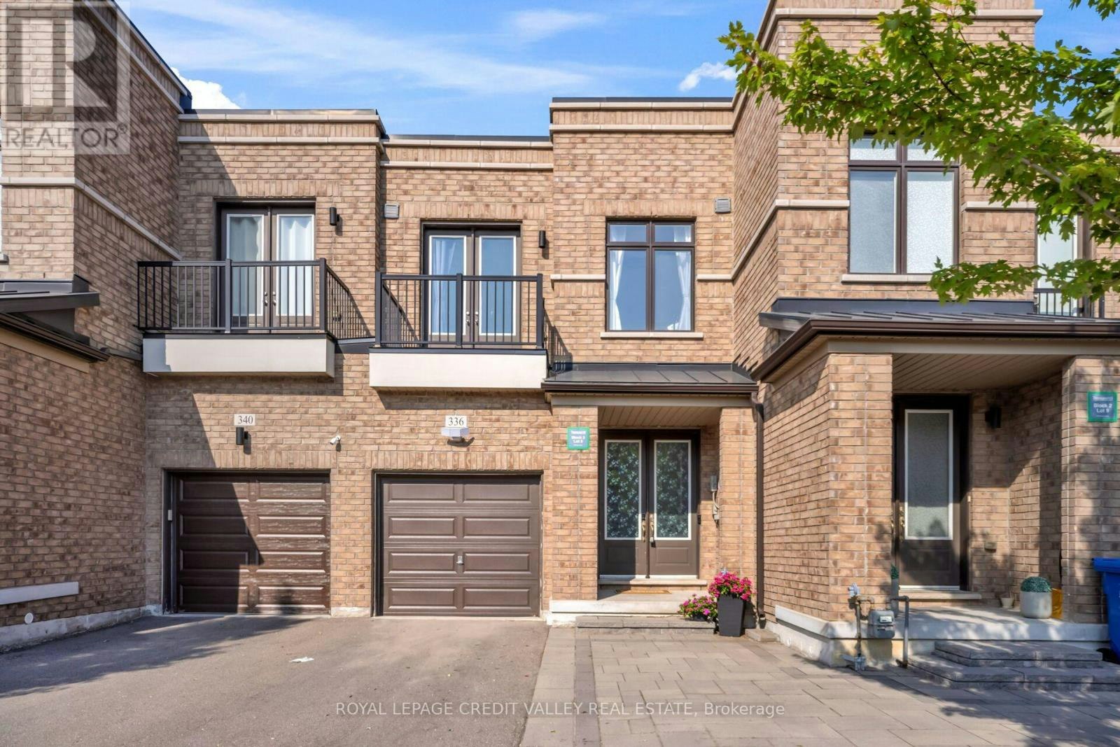 336 Elyse Court, Aurora, ON, L4G 2C9