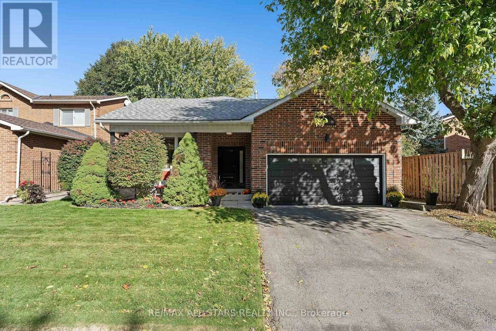 209 Malton Road, Newmarket, ON, L3Y 5X3