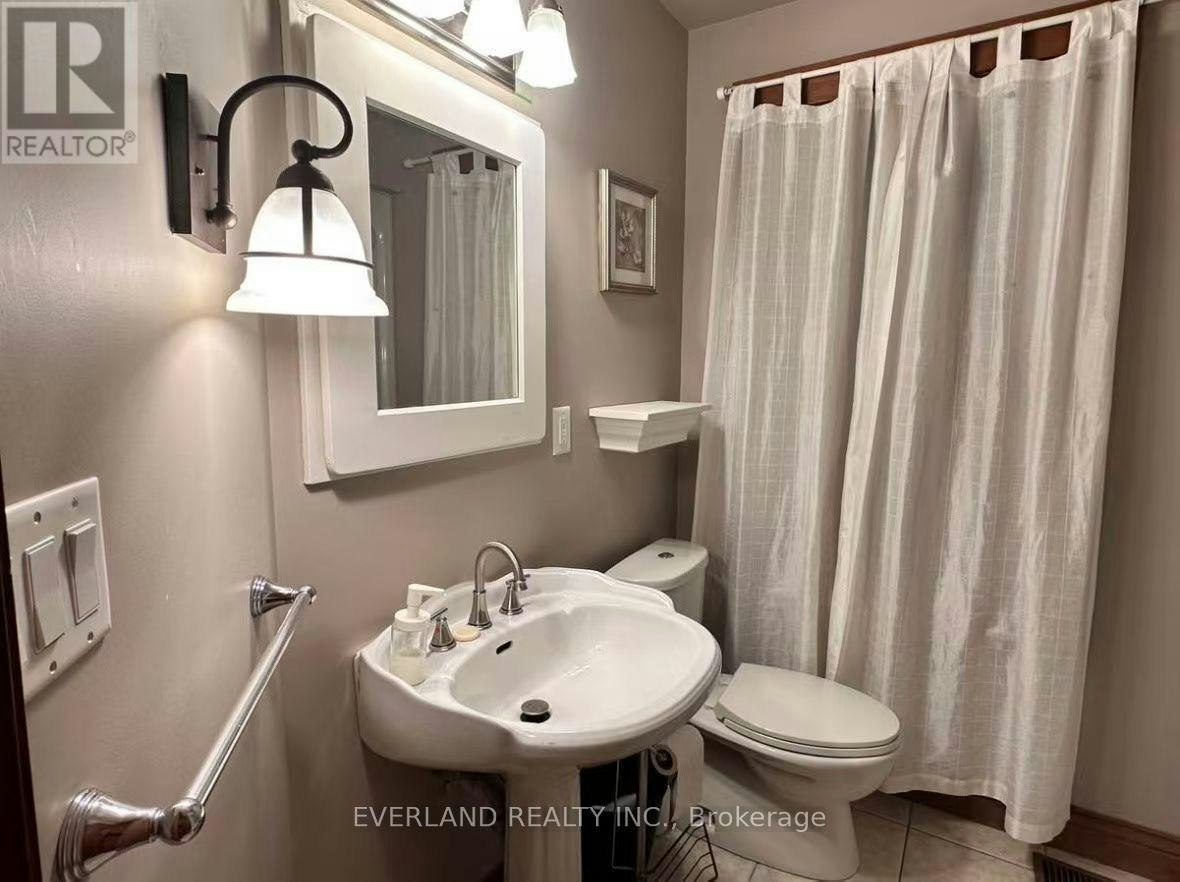 PRIME BEDROOM-3369 St Paul Avenue, Niagara Falls, ON, L2J 2M3 - 7