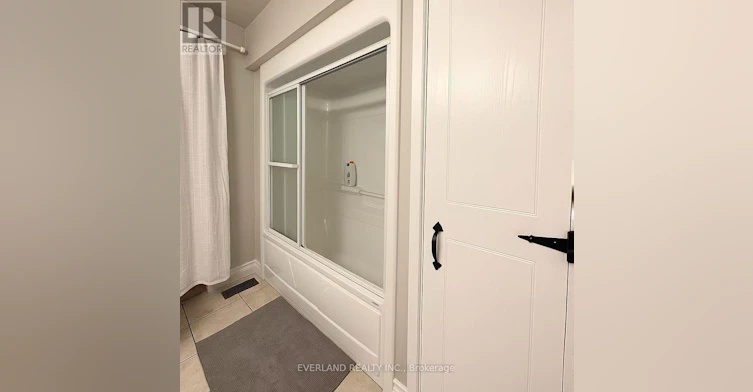 PRIME BEDROOM-3369 St Paul Avenue, Niagara Falls, ON, L2J 2M3 - 8