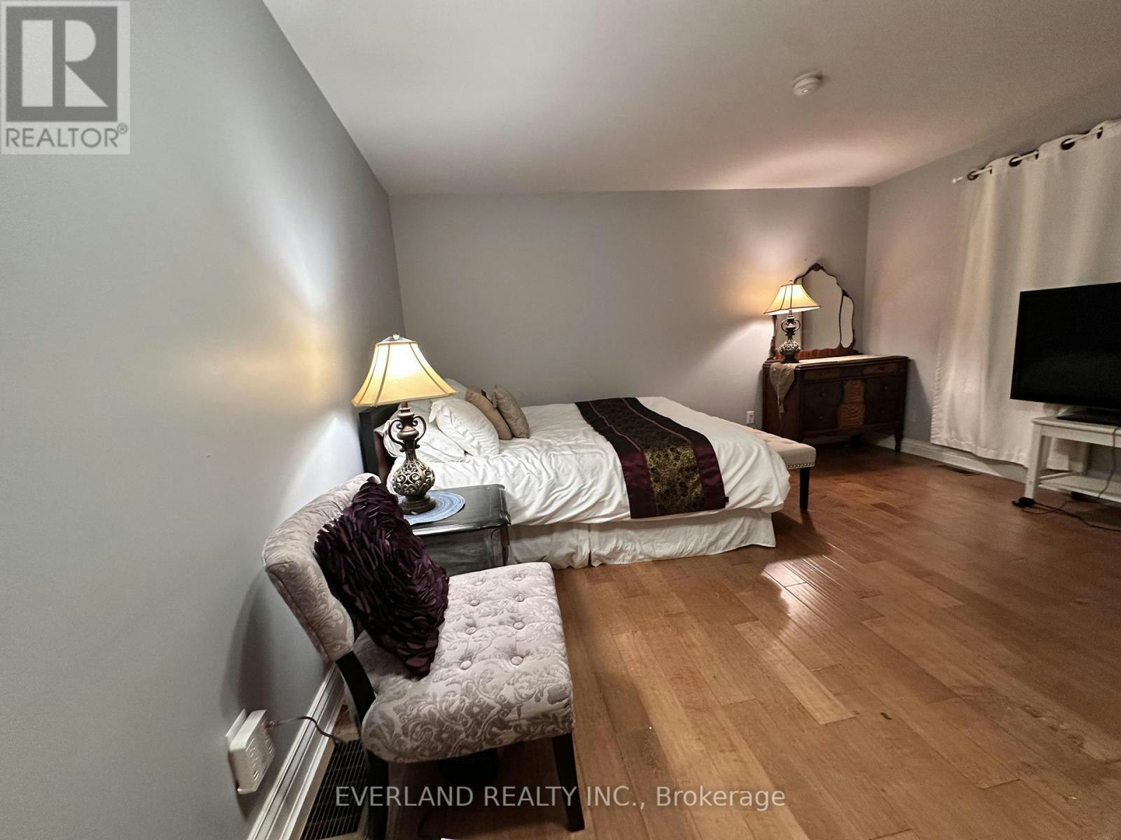 PRIME BEDROOM-3369 St Paul Avenue, Niagara Falls, ON, L2J 2M3 - 4