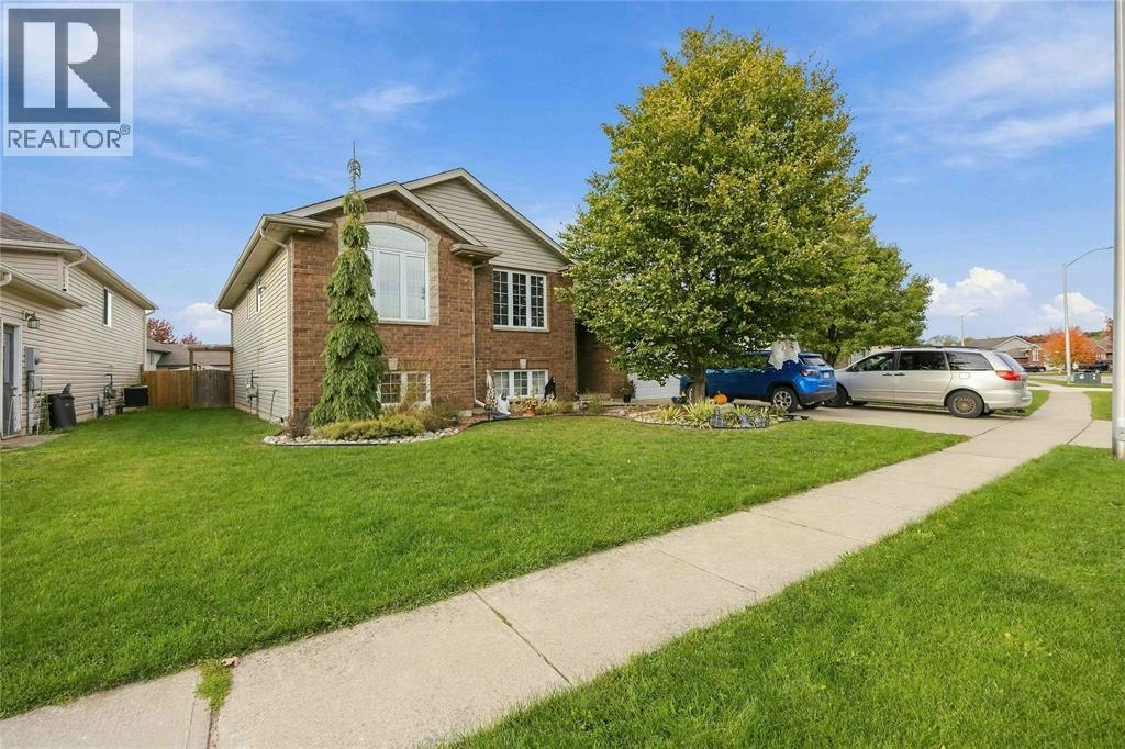 682 Bentinck Drive, St. Clair, ON, N0N 1G0
