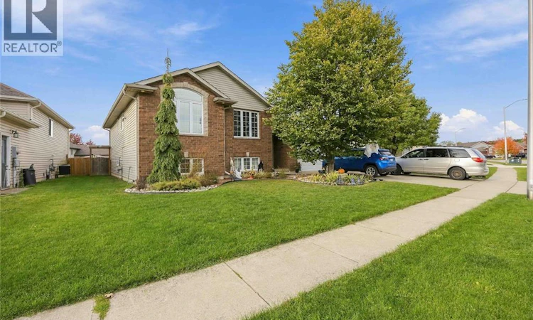 682 Bentinck Drive