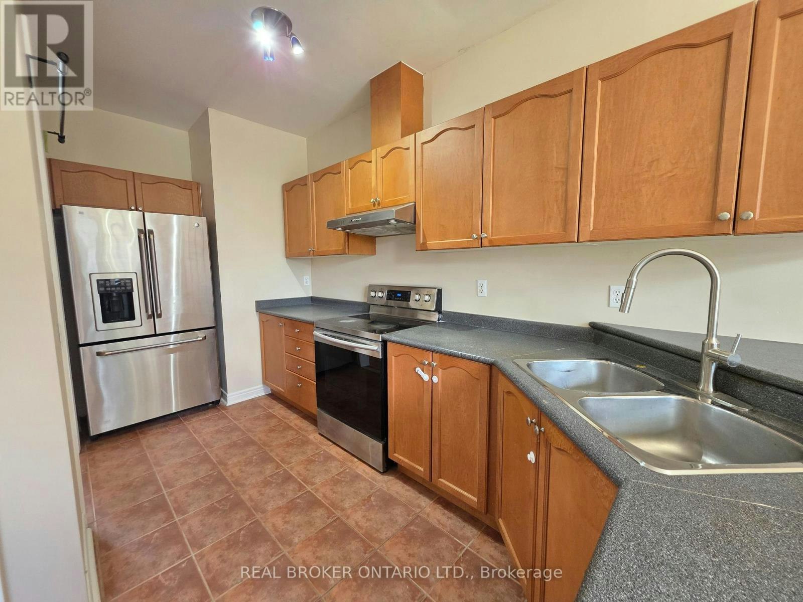 922 Ledbury Crescent, Mississauga, ON, L5V 2P8 - 4