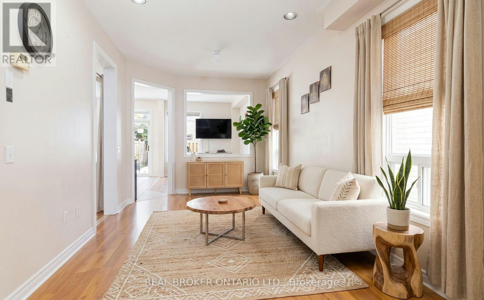 922 Ledbury Crescent, Mississauga, ON, L5V 2P8