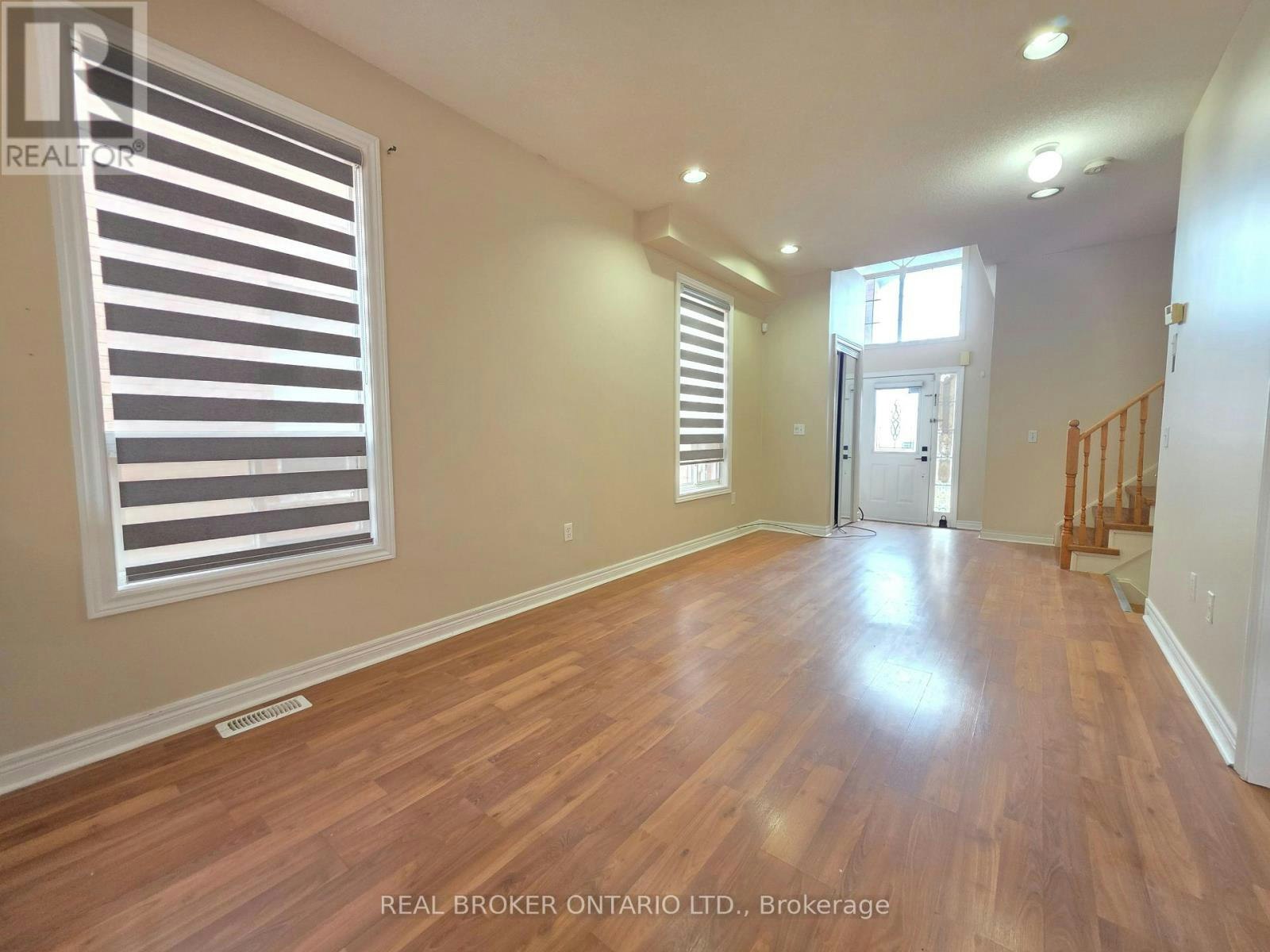 922 Ledbury Crescent, Mississauga, ON, L5V 2P8 - 3