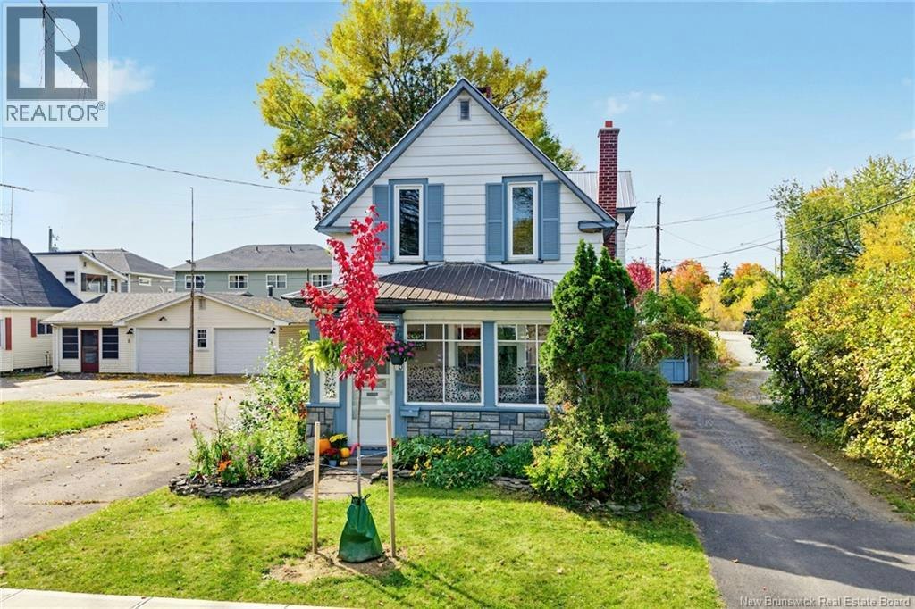 880 Barker Street, Fredericton, NB, E3A 3K6