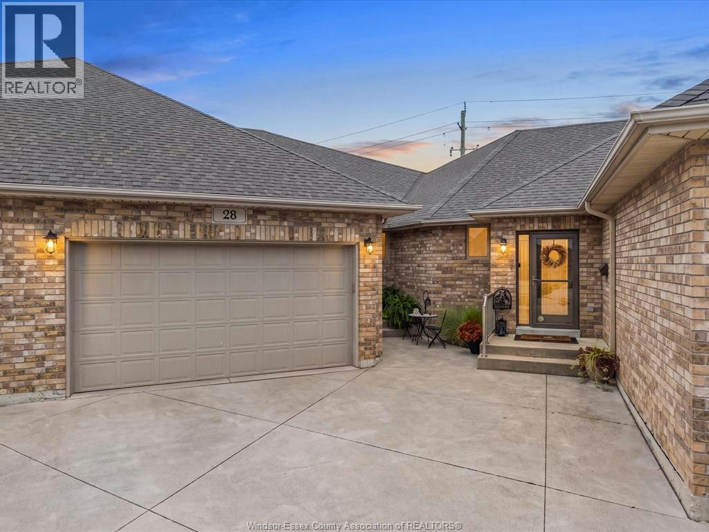 28 Mettawas Lane East, Kingsville, ON, N9Y 0A2