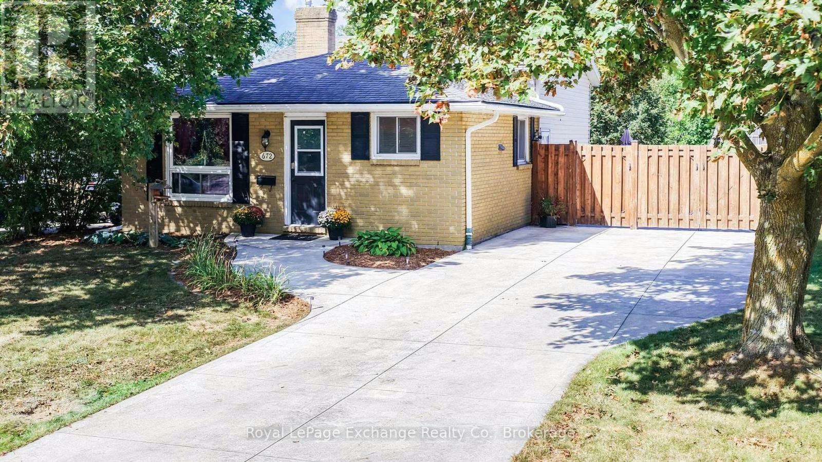 672 Palmateer Drive, Kincardine, ON, N2Z 1R4