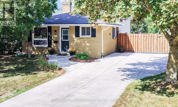 672 Palmateer Drive