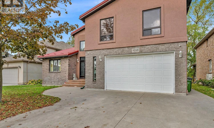 1098 Stoneybrook Crescent