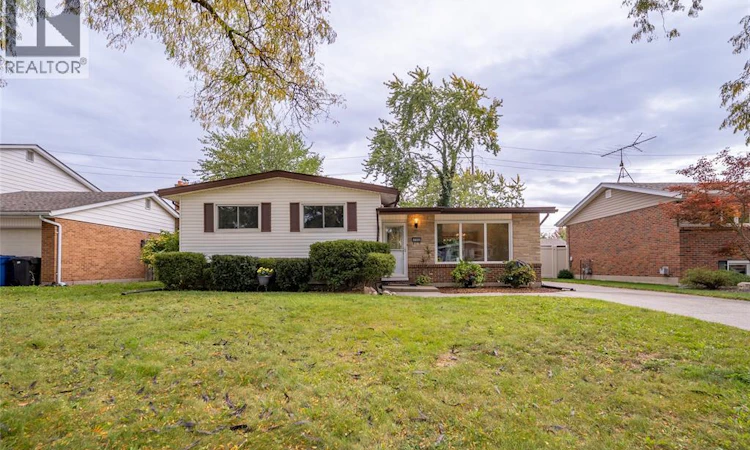 4369 Ashfield Crescent