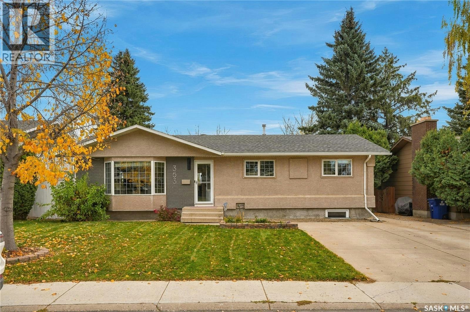 353 Guelph Crescent, Saskatoon, SK, S7H 4R1