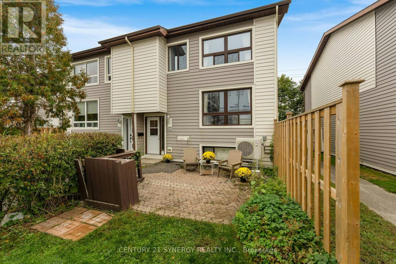 19 A Banner Road, Ottawa, ON, K2H 8T3