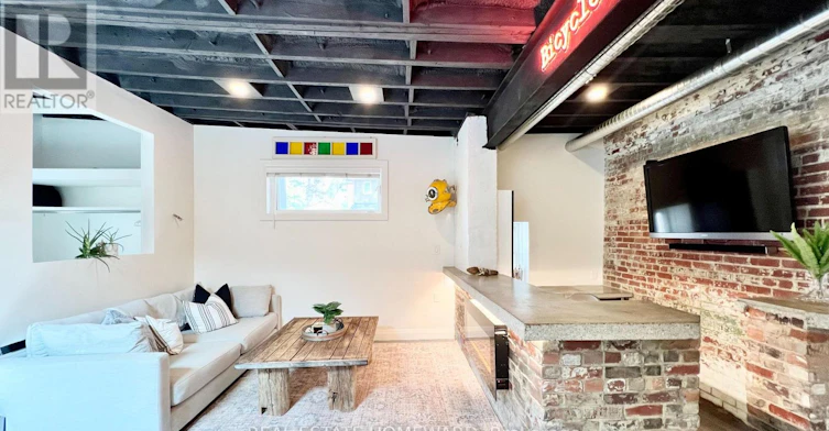1233 Dundas Street E, Toronto, ON, M4M 1S4 - 2