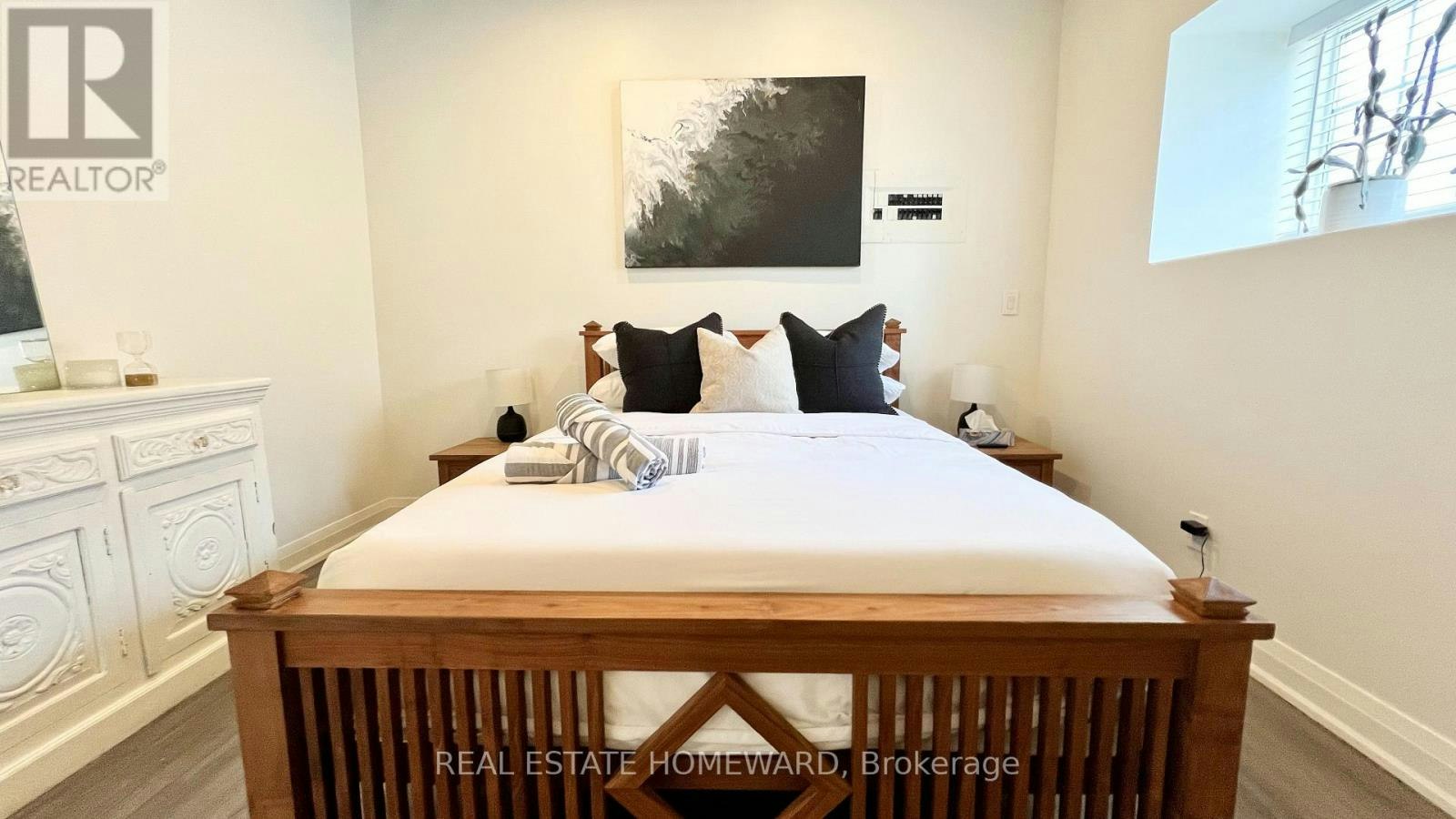 1233 Dundas Street E, Toronto, ON, M4M 1S4 - 15