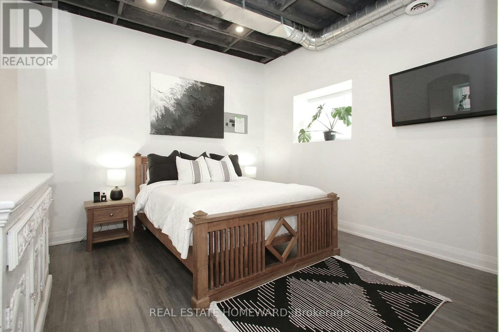 1233 Dundas Street E, Toronto, ON, M4M 1S4 - 14