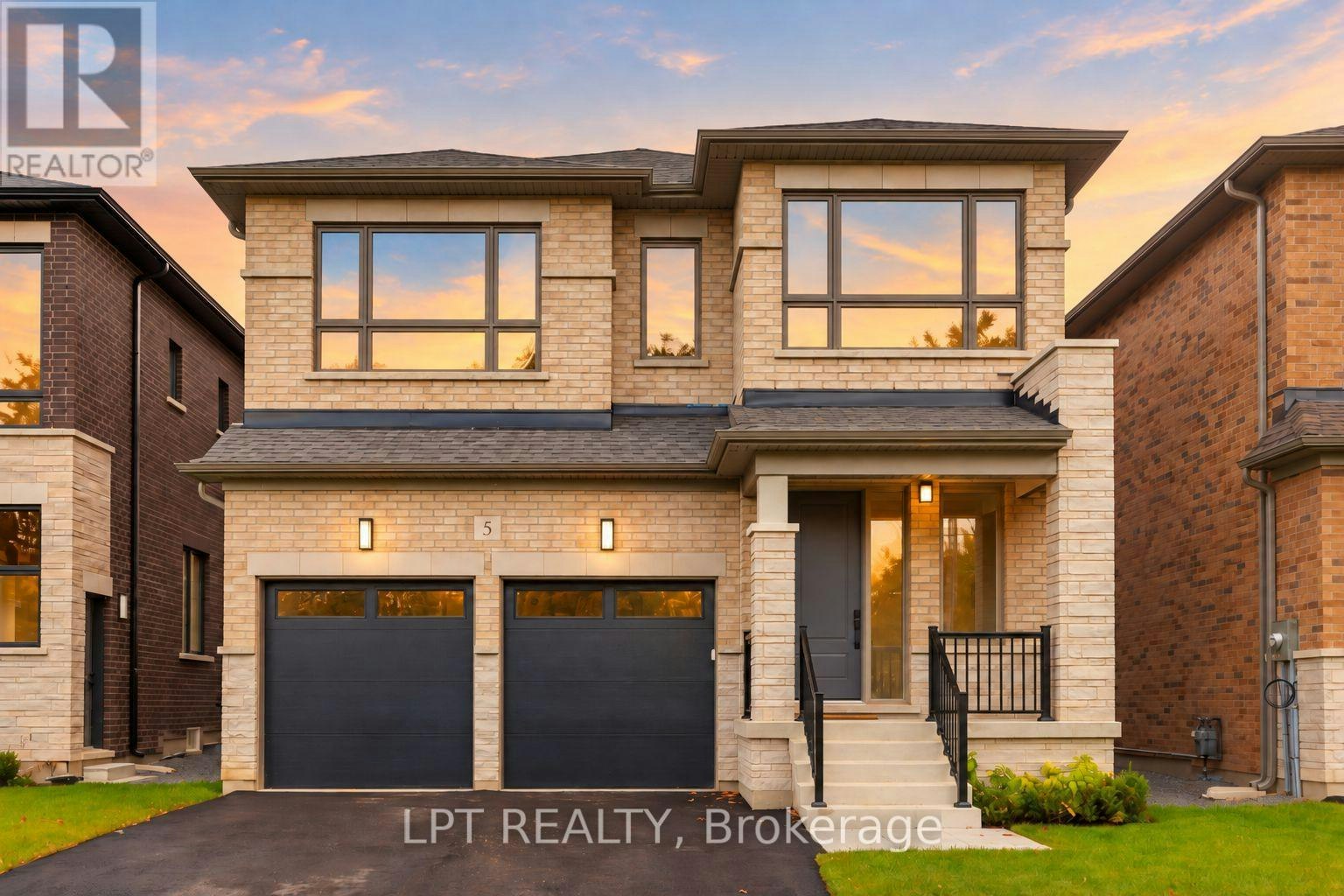 5 Richmond Park Drive, Georgina, ON, L4P 0H2